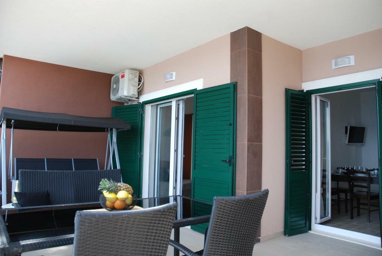 "Laurier" Rooms & Apartments เซลินา ภายนอก รูปภาพ