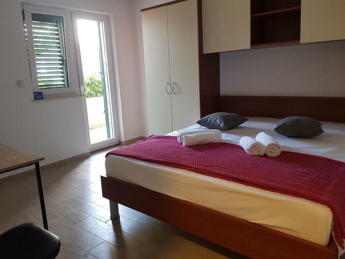 "Laurier" Rooms & Apartments เซลินา ภายนอก รูปภาพ